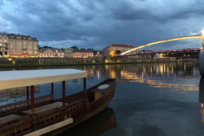 1 Hour Traditional Gondola Sightseeing Vistula River Cruise - The historic bridge near Kazimierz