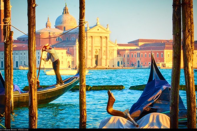 45-Minute or 1-hour Private Gondola Ride from Rialto - Singing and Commentary Are Not Guaranteed