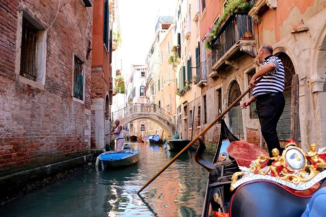 45-Minute or 1-hour Private Gondola Ride from Rialto - Is $337.34 Good Value?