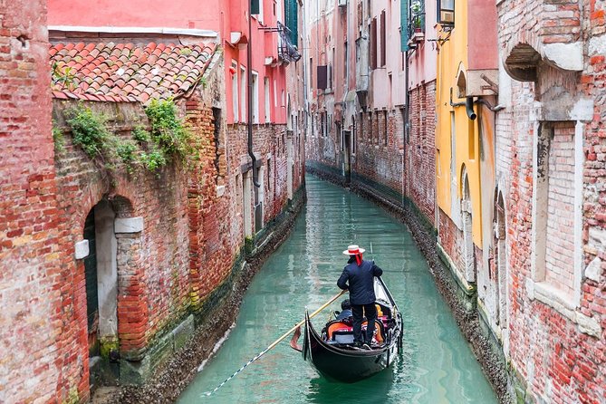45-Minute or 1-hour Private Gondola Ride from Rialto - The Grand Canal: Venice From Its Main Waterway