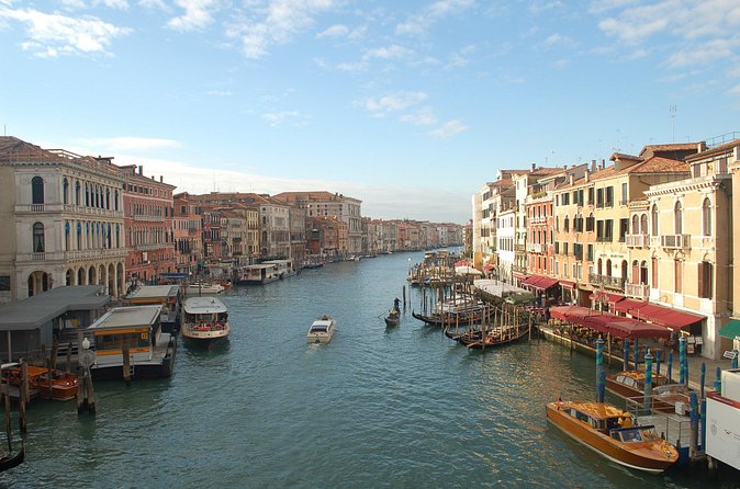 Best of Venice Tour: City Highlights & Gondola Ride - The canal ride: gondola title, motorboat account