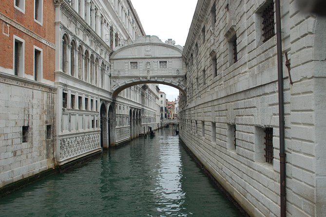 Best of Venice Tour: City Highlights & Gondola Ride - Timing, clothing, and other practical details