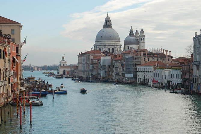 Best of Venice Tour: City Highlights & Gondola Ride - Walking through Venice’s lanes and small squares