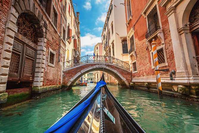Classic 30-Minute Gondola Ride in Venice - Meeting near St. Mark’s Square