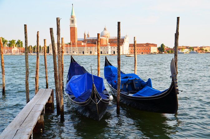 Classic 30-Minute Gondola Ride in Venice - The Grand Canal and the views from the boat
