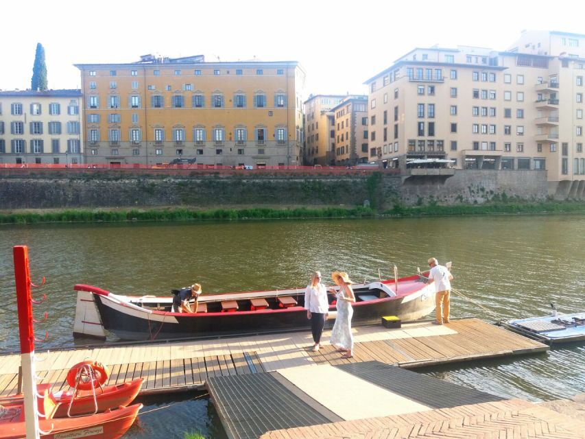 Florence: Guided Gondola Boat Tour with a Glass of Wine - Who should book this boat ride?