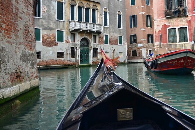 Gondola Ride and St Mark's Basilica - Why the guide matters inside the basilica