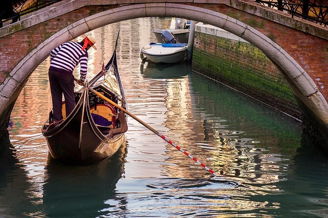 Gondola Ride & Doge's Palace Guided Tour in Venice - Entering Doge’s Palace with a guide