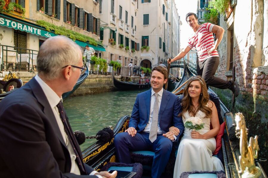 Grand Canal: Renew Your Wedding Vows on a Venetian Gondola - Who Will Get the Most From This Experience?