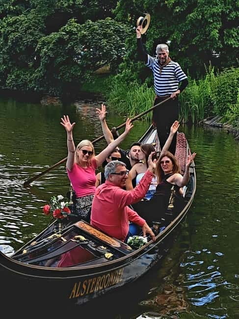 Hamburg Alster Lake romantic Tour in a Real Venetian Gondola - Starting beside Hamburg’s Binnenalster