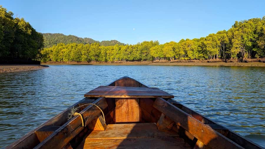 Koh Lanta: Romantic Sunrise Private Gondola Tour - Practical tips for making the morning better
