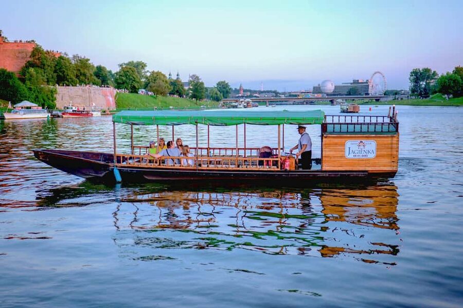 Krakow: Evening or Night Gondola Cruise - Booking, arrival, and the pier