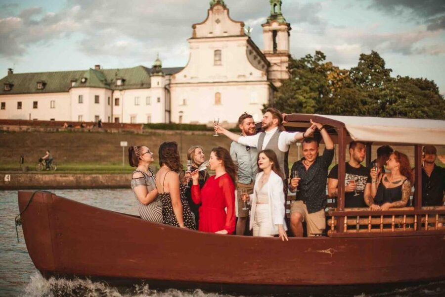 Krakow: Private Traditional Gondola Cruise - Weather, comfort, and small practical details