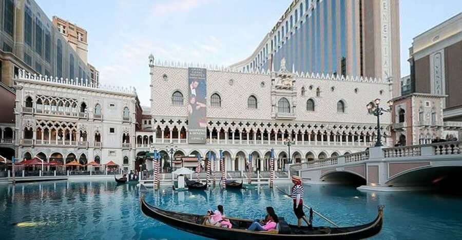 Las Vegas: Entry to Madame Tussauds with a Gondola Cruise - Key points to know before you book