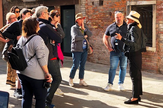 Morning Walking Tour of Venice with Gondola Ride - Why this combination works in Venice