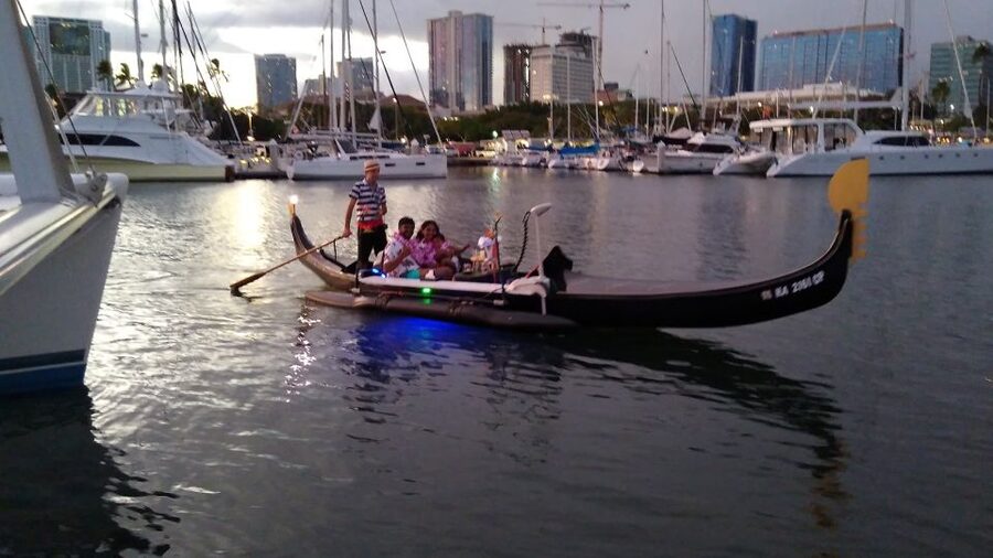 Oahu: Luxury Gondola Cruise with Drinks and Pastries - Why the calm route matters