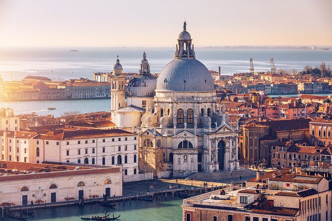 Perfect Private Venice Tour with Gondola Photoshoot - Rialto Market brings you close to everyday Venice