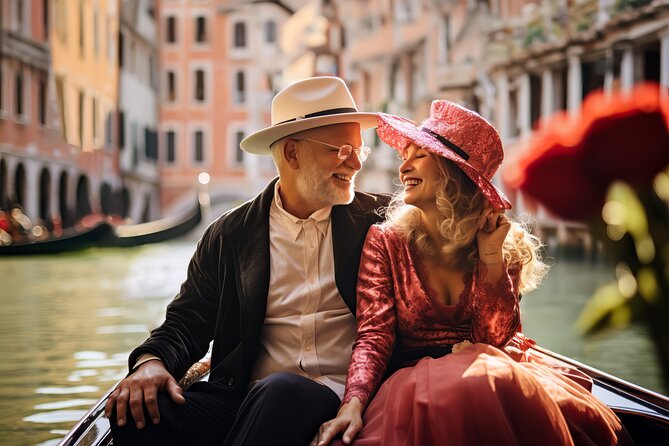 Perfect Private Venice Tour with Gondola Photoshoot - Doge’s Palace and the canal view