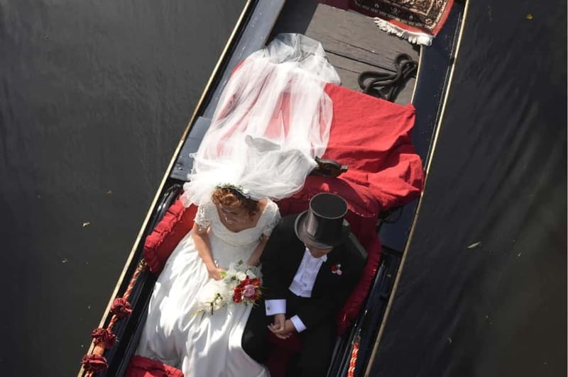 Private Alster Lake romantic Tour in a Real Venetian Gondola - Why a Venetian gondola belongs on Hamburg’s Binnenalster