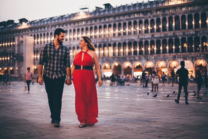Private Gondola Ride with Professional Photographer in Venice - Piazza San Marco and the classic Venice backdrop