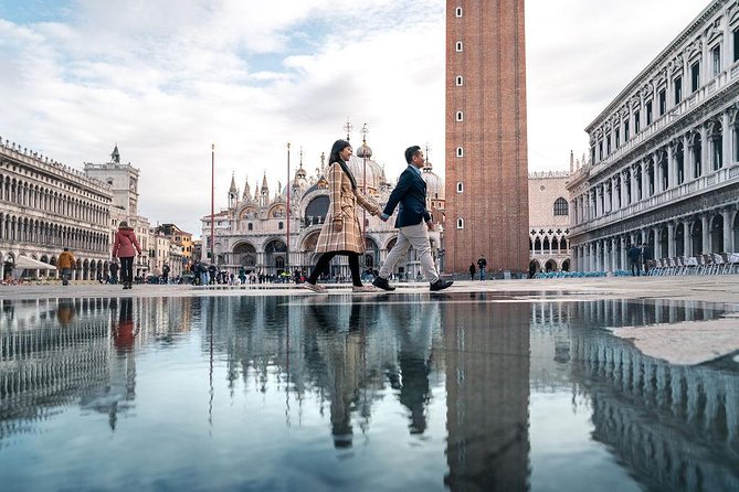 Private Photo Shoot in Venice with Gondola Ride - Thirty minutes by gondola