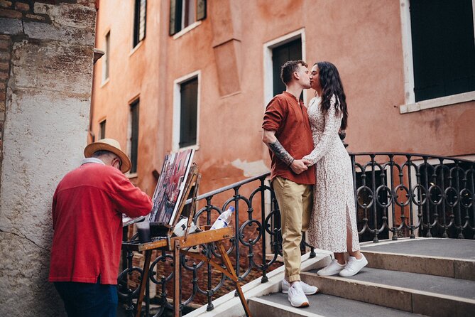Private Photo Shoot in Venice with Gondola Ride Included - The private gondola portion