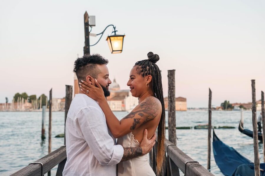 Private Photoshoot of Your Gondola Ride in Venice - The canal photographs and final stop