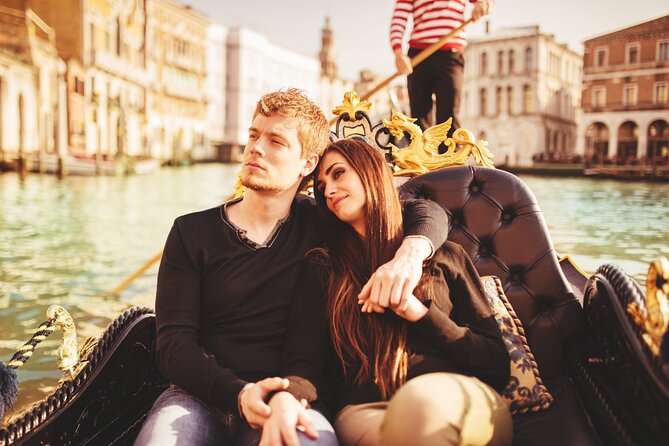 Private Photoshoot on Personal Gondola in Venice - Doge’s Palace and the short historical stop
