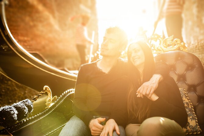 Private Photoshoot on Personal Gondola in Venice - What the photographers do well