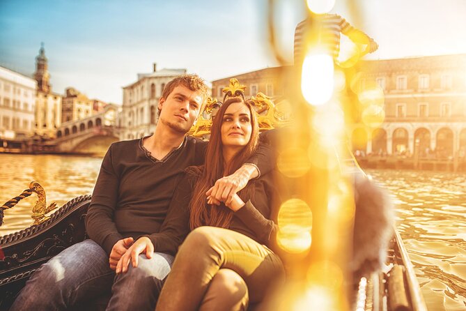 Private Photoshoot on Personal Gondola in Venice - Photo delivery and the extra-image question