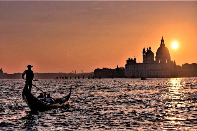 Private Tour: Venice Gondola Ride with Serenade - What the music is really worth