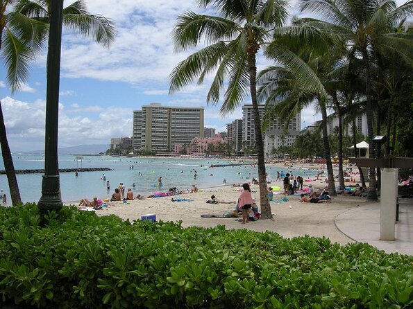 Private Valentine's cruise on a Gondola in waikiki - Key points to know before booking