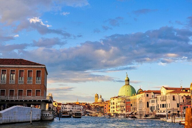 Private Venice Tours with Gondola - Tailor-Made: Choice of Guest! - Crossing the Rialto Bridge
