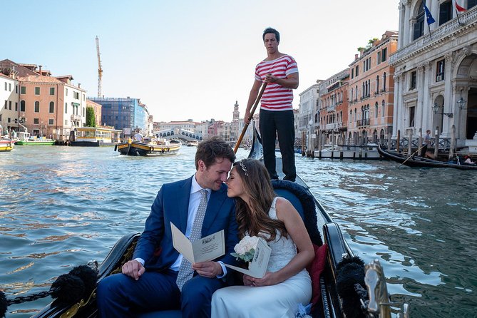 Renew your wedding vows on a romantic gondola - From Traghetto Santa Maria del Giglio to the Grand Canal