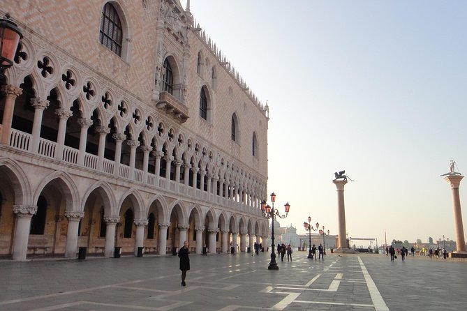 Saint Marks Basilica, Doge's Palace and Gondola tour in Venice - A quick route through Venice’s grand center