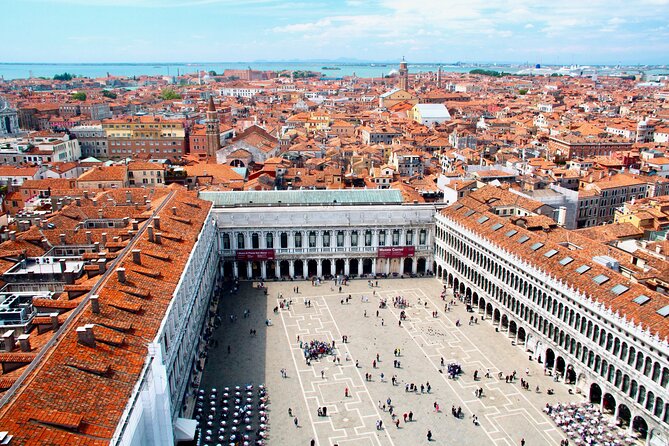 Saint Marks Basilica, Doge's Palace and Gondola tour in Venice - Group size, audio, and pace