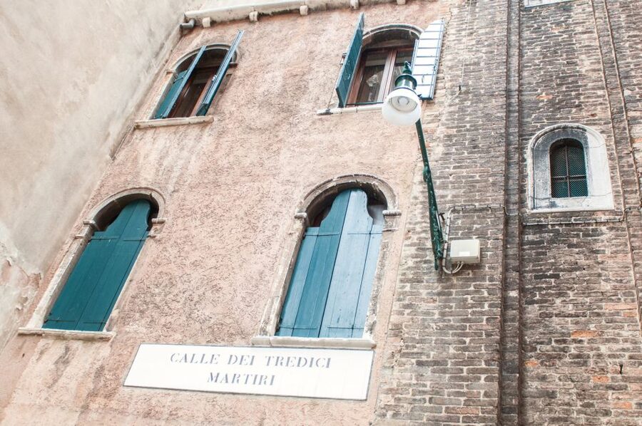 Secret Venice & Gondola Tour - The shared gondola ride after the walk