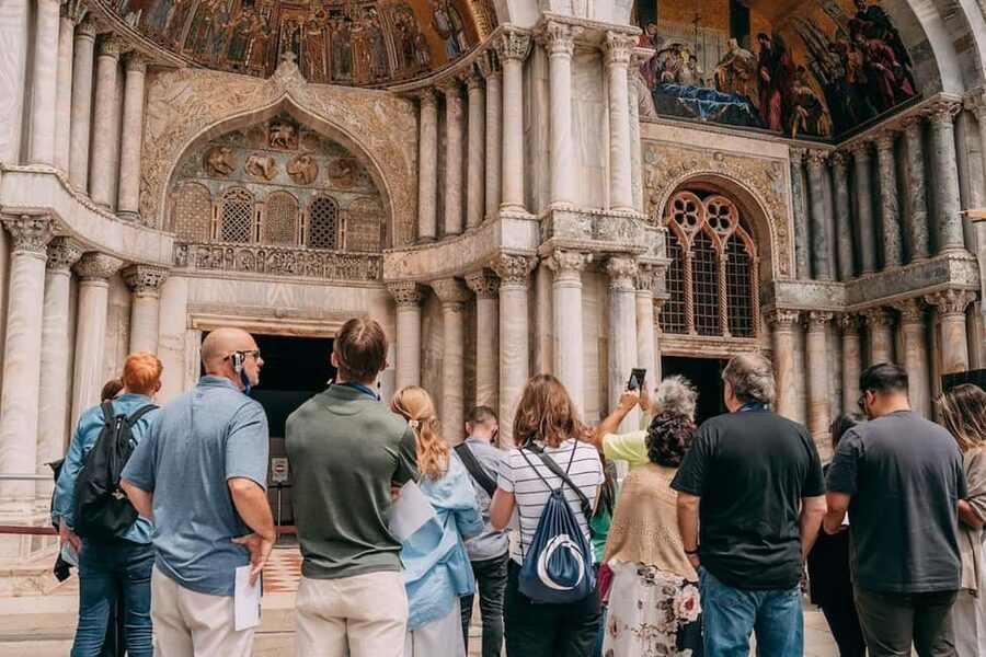St. Mark's Basilica Tour with Priority Entrance + Gondola - Key points to know before booking