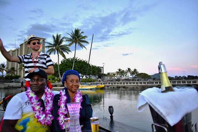 Valentine's Private Gondola Cruise in Waikiki with Drinks, Pastry - Leis, drinks, pastry, and small comforts