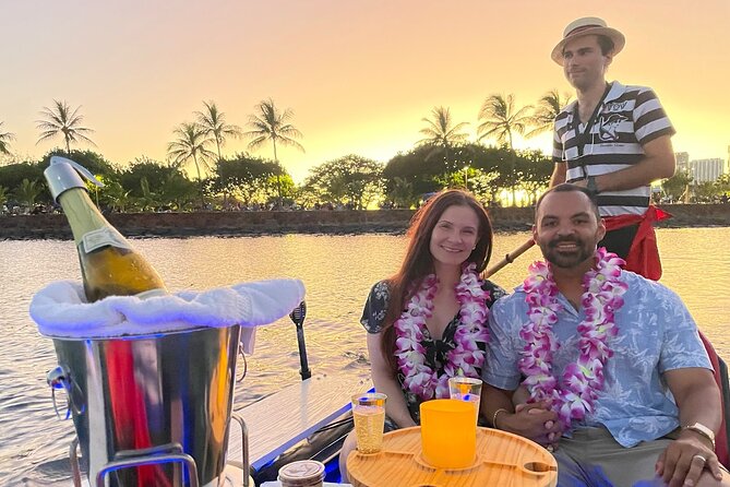 Valentine's Venetian Gondola Cruise in Waikiki - A Venetian boat ride in the middle of Waikiki