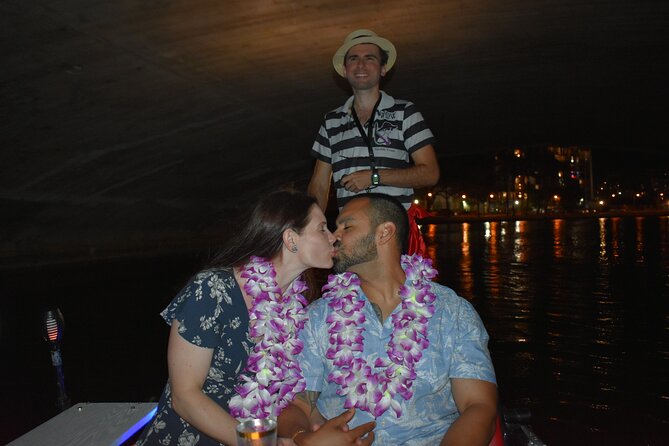 Valentine's Venetian Gondola Cruise in Waikiki - Who will enjoy this most