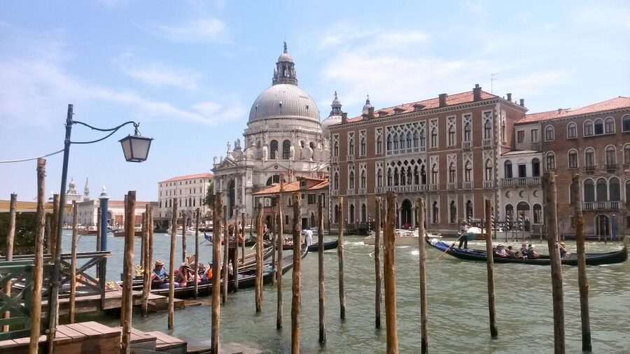 Venice: 30 min Gondola Ride on the Grand Canal with Guide - What the 30-minute length means