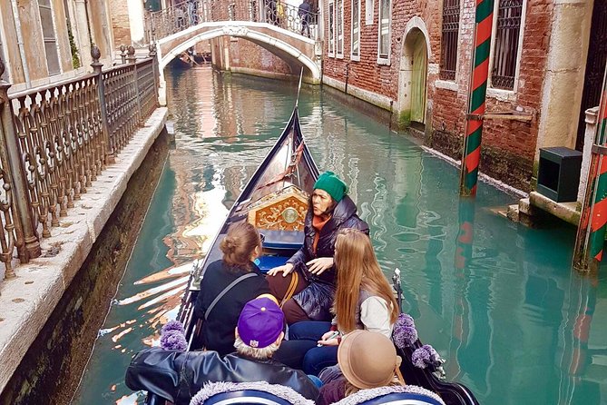 Venice: 30 min private Gondola Ride with Guide - Timing, weather, and practical planning