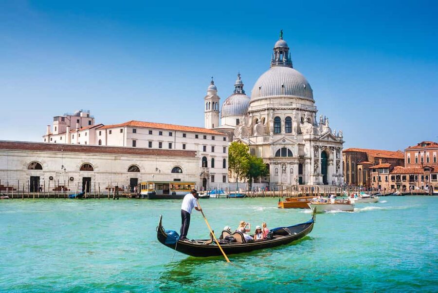 Venice: 30 minutes Enchanting Gondola Ride - Starting behind Piazza San Marco