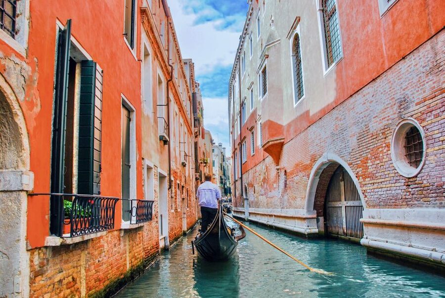 Venice: Basilica and Doge's Palace Tour with Gondola Ride - Key points to know before booking