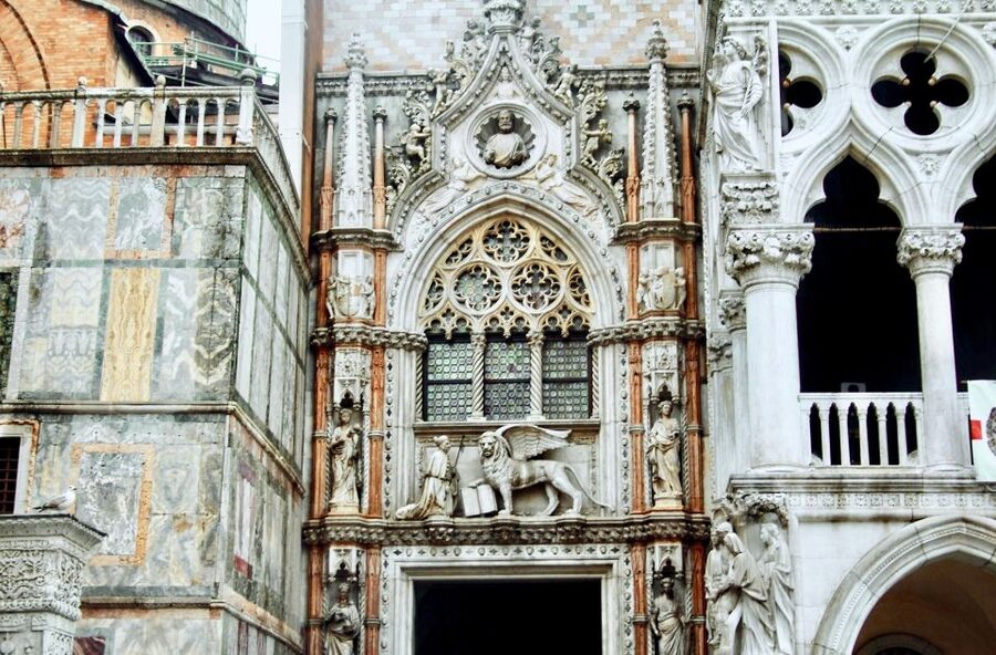 Venice: Basilica and Doge's Palace Tour with Gondola Ride - Who will get the most from this tour