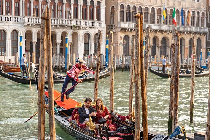 Venice Classic Gondola Ride Along Grand Canal and Hidden Corners - Key points to know before booking