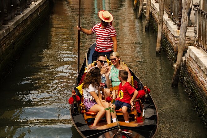 Venice Classic Gondola Ride Along Grand Canal and Hidden Corners - How the weather and tides can change the ride