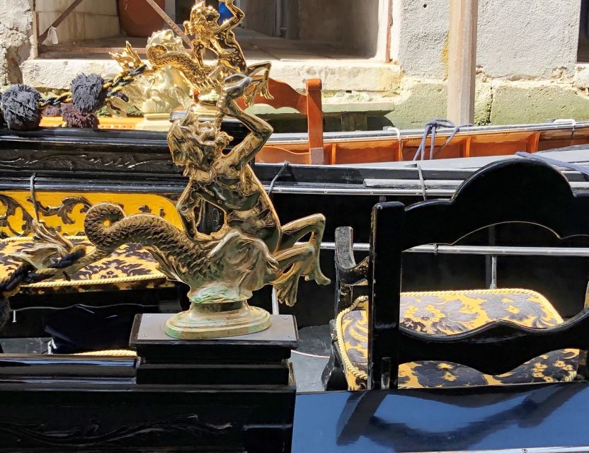 Venice Combo: Gondola, St. Mark’s Basilica Pala d'Oro option - What the guide adds, and where the tour is limited