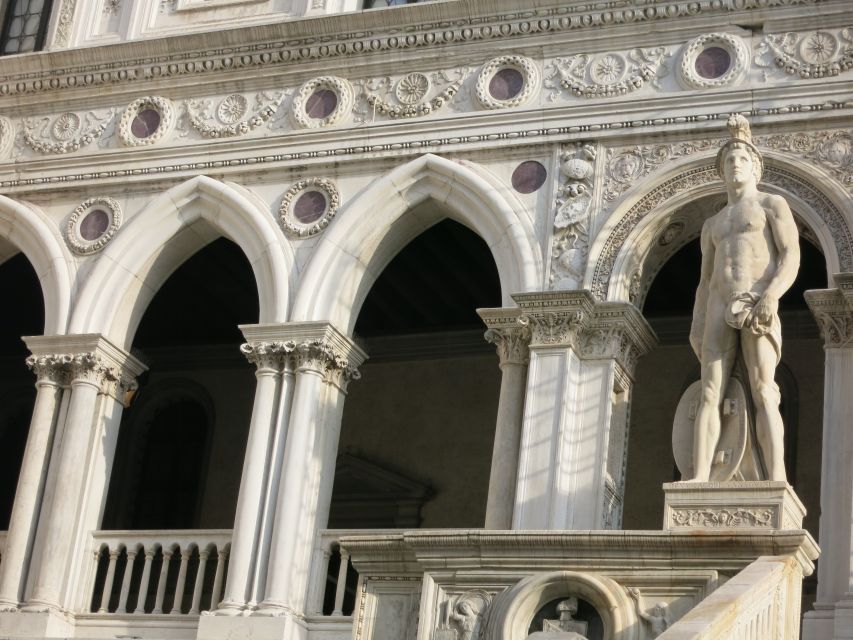 Venice: Doge's Palace and Basilica Tour with Gondola Ride - Should you book it?